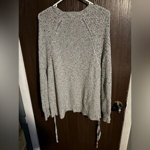 FALLS CREEK. Sweater/cardiganan. Light gray with speckles as detail. Size XL.